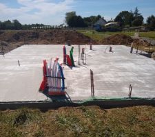 Le film anti radon a &eacute;t&eacute; mis et dalle coul&eacute;e