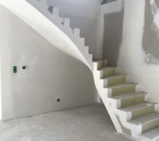 Rattrapage de l escalier par le plaquiste