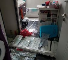 Placo qui lâche subitement entrainant la chute du sèche serviette