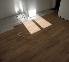 Pose du parquet par nos soins en cours.