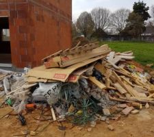 Déchets en cours de construction