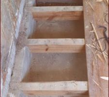 Vide sanitaire existant sous une pi&egrave;ce destin&eacute;e &agrave; devenir la cuisine