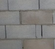 Vide-sanitaire - il y a comme des trous...