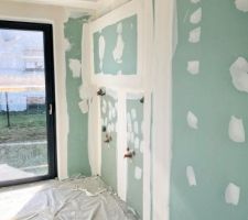 Salle de bain, enduit en cours !
