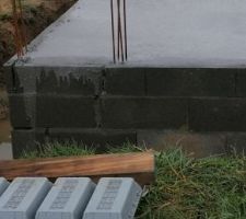 La dalle du vide sanitaire est coul&eacute;e, s&eacute;chage n&eacute;cessaire 3 semaines.