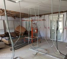 Des artisants étant sur le chantier, je peut voir l'avancée.
Pose de l'isolation et placo en cours