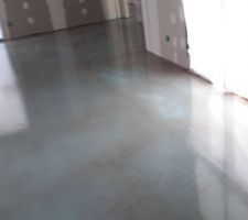 Chape liquide  5 Cm enfin coulée sur 10 cm d'isolation