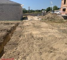 Quelle joie de d&eacute;couvrir qu?ils n?ont pas fait de gros monticule de ramblai. Ils l?ont correctement &eacute;tal&eacute;s tout autour... nous sommes plus que ravis !