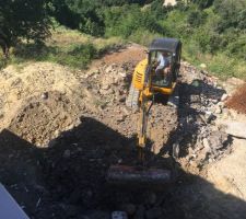 Et c'est parti pour donner une gueule à ce terrain ;-)
