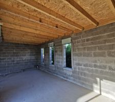 Toit plat de la chambre parentale vu du dessous