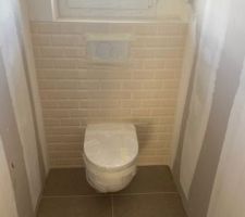 WC &eacute;tage enfin finalis&eacute;
&eacute;quipements enfin prot&eacute;g&eacute;s apr&egrave;s 3 semaines d'insistance !