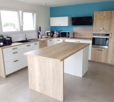 Cuisine marque "Perene" coloris chêne halifax et blanc neige, revendeur Spiller