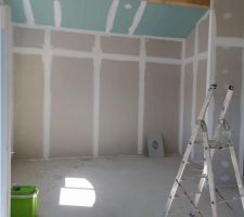 La cuisine ouverte sur le séjour