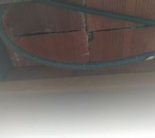 Coude c&acirc;ble &eacute;lectrique g&ecirc;nant