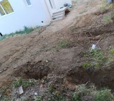 Trou pour fondation futur carport