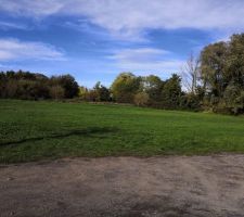 Vue fa&ccedil;ade du terrain