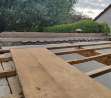 Abris de jardin, vue de dessus, tuiles retirées