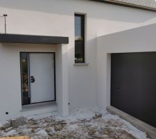 Entr&eacute;e fa&ccedil;ade nord enduit termin&eacute;