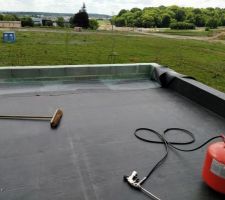 Installation de la couverture pour la partie arrière "toit plat au dessus du séjour