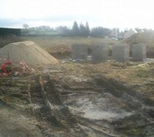 Est ce normal que le tas de sable soit pos&eacute; sur le chemin d acc&egrave;s et que les engins passent a cot&eacute; !!!   a quoi sert mon chemin d acc&egrave;s ?