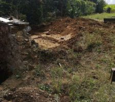 La terre est bonne (normal pour un ancien potager)
Mise à niveau pour le compteur d'eau