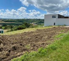 Implantation de la future maison sur le terrain