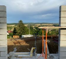 Vue de la baie vitr&eacute;e de la salle &agrave; manger