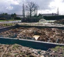Elevation des murs de sous-bassement