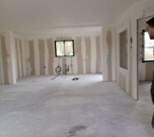 Peintre plafond fait 
electricite fait 
plomberie fait