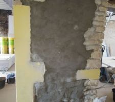 Gobetis sur le mur du couloir