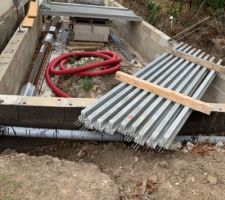 Livraison du plancher garage : poutrelles KP1, hourdis béton