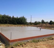 Dalle fra&icirc;chement coul&eacute;e