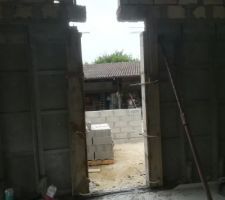 Ouverture entre maison et ancien garage
coffrage poteaux