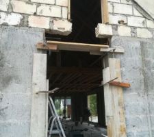 Ouverture entre maison et ancien garage
Coffrage linteau