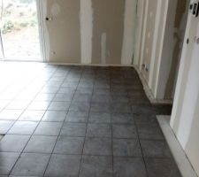 Pose carrelage salon