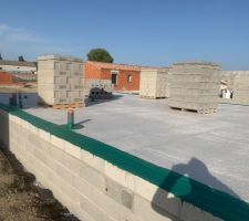 Livraison des premiers parpaings, &ccedil;a va attaquer bient&ocirc;t !!!