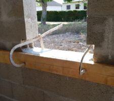 Préparation appuis fenêtres et seuils de porte.