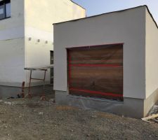 1ère passe d'enduit + trame sur garage Ouest