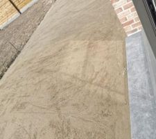 Chape posée chantier propre !! séchage maxi on a le temps avec nous !!