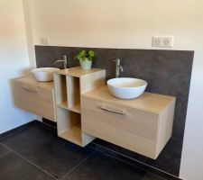 Une partie de la salle de bain de l étage, fait en 2 jours juste avant le déménagement, course folle .