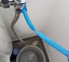 Tuyau plié des WC