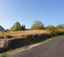 C&ocirc;t&eacute; o&ugrave; l'on doit faire l'acc&egrave;s au terrain selon les directives du CU.