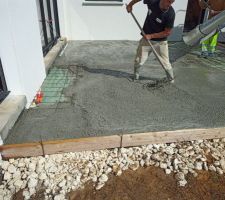 La préparation de la terrasse est faite , attente de la toupie pour coulé