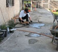 Avril 2020: Pendant le confinement, j'en avais marre de décaisser mon salon, alors j'ai fait une petite pause de deux jours pour réparer un peu ma terrasse, qui commençait vraiment à se détériorer! 

Photos tirées de l'épisode 18 de - La rénovation de Koggy - https://bit.ly/KoggyEP18