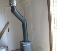 Pose du poele INVICTA 7 KW trop près du mur