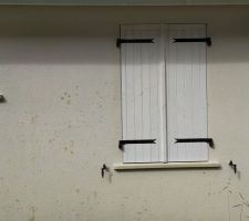 Fa&ccedil;ade face au mur de sout&egrave;nement.