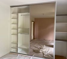 Placard chambre 2 étage (une porte manquante)