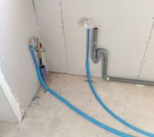 Plomberie
Installation de la tuyauterie, des nourrices, robinets d'arrêt