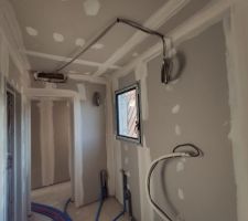 Travail des jointeurs.
Certains endroits sont très bien. D'autres endroits un peu moins mais rien de catastrophique.