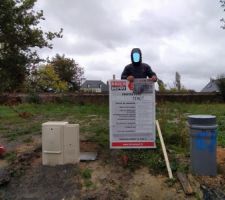 1er jour d'affichage du panneau de permis de construire !
vue large